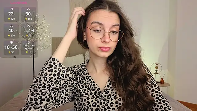 Real cutie1 online show from 06/01/26, 12:49