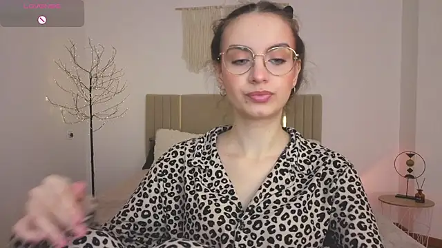 Real cutie1 online show from 05/11/26, 12:39