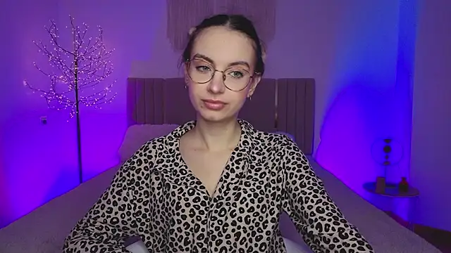 Real cutie1 online show from 03/18/26, 02:08