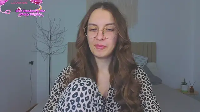 Real cutie1 online show from 12/02/25, 01:57