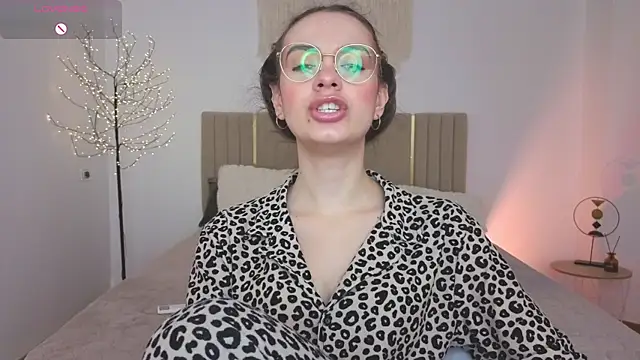 Real cutie1 online show from 05/09/26, 12:52