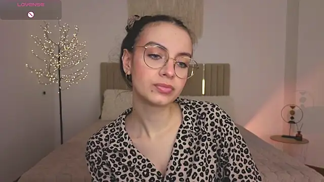 Real cutie1 online show from 05/13/26, 12:45