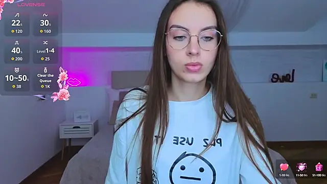 Real cutie1 online show from 10/06/25, 09:04