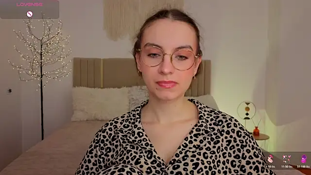 Real cutie1 online show from 05/25/26, 12:48