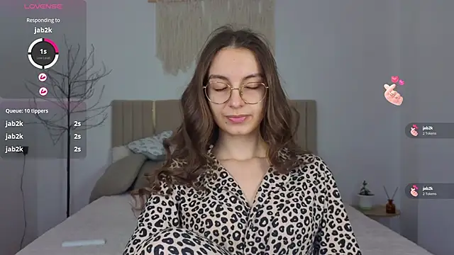 Real cutie1 online show from 11/25/25, 01:44