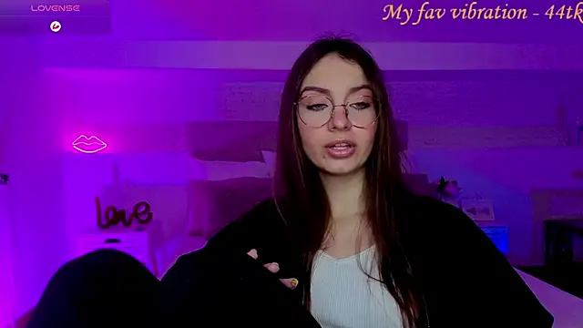 Real cutie1 online show from 11/04/25, 08:34