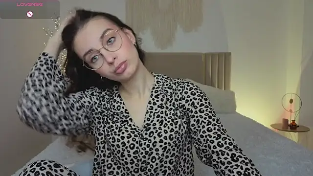 Real cutie1 online show from 04/13/26, 12:53