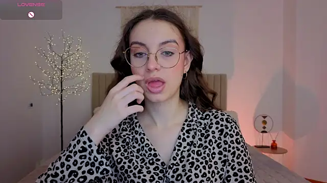 Real cutie1 online show from 05/22/26, 01:20