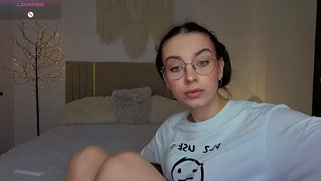 Real cutie1 online show from 04/07/26, 12:51