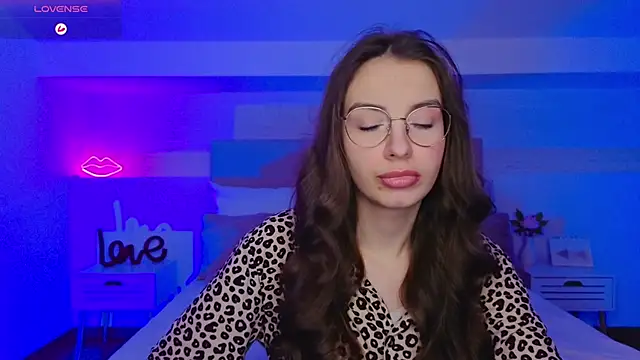 Real cutie1 online show from 11/16/25, 09:08