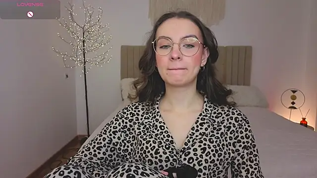 Real cutie1 online show from 05/02/26, 01:05