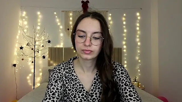 Real cutie1 online show from 01/05/26, 05:27