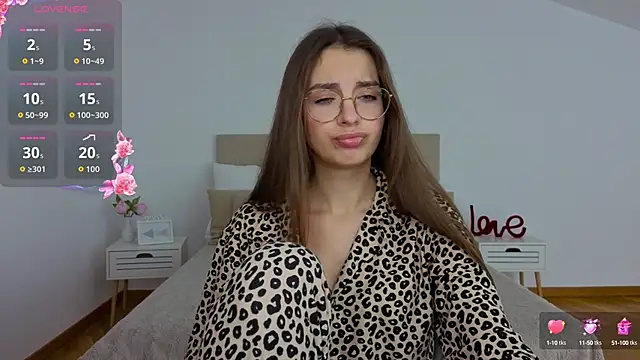 Real cutie1 online show from 10/13/25, 09:16