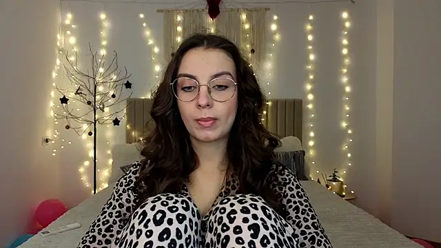 Real cutie1 online show from 01/06/26, 01:48