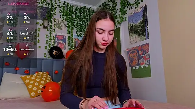 Ashley Pierce online show from 10/21/25, 04:12