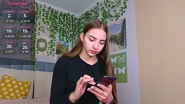 Ashley Pierce online show from 10/11/25, 04:13