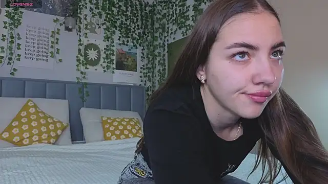 Ashley Pierce online show from 09/18/25, 04:04