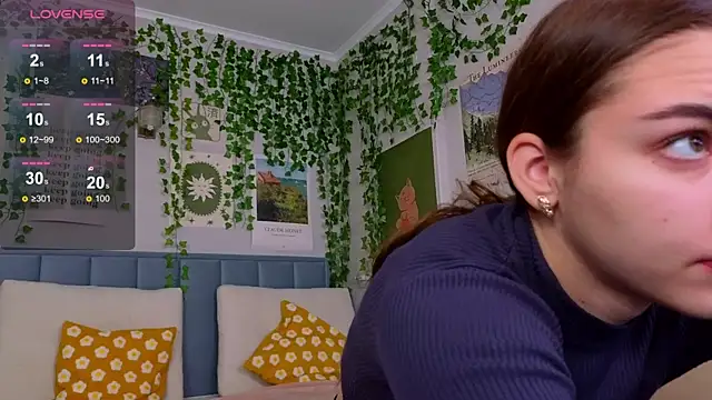 Ashley Pierce online show from 10/15/25, 04:11