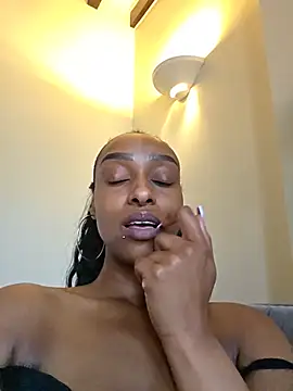 Snapshot of Hazel_Dollxx chatting on 06/21/26, 04:29 Hazel Dollxx online show from 06/21/26, 04:29