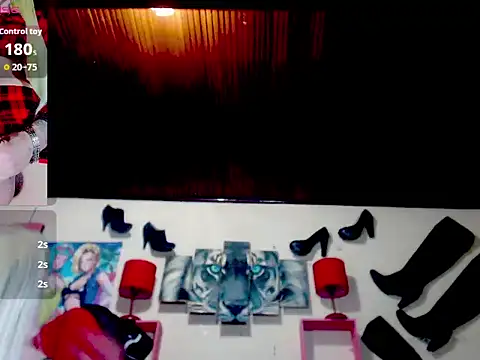 Snapshot of blondehot5v chatting on 09/28/25, 10:39 blondehot5v online show from 09/28/25, 10:39