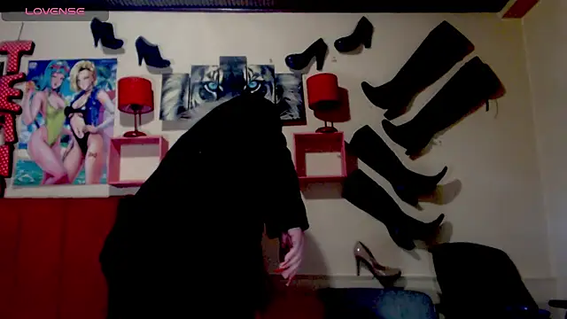 blondehot5v online show from 10/31/25, 01:19