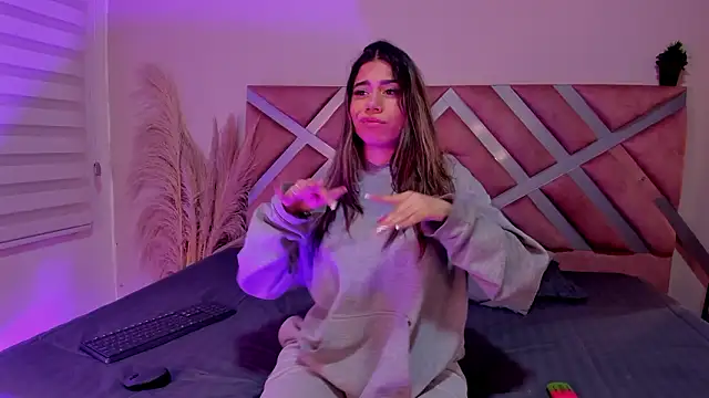 Rachell criss online show from 03/31/26, 04:14