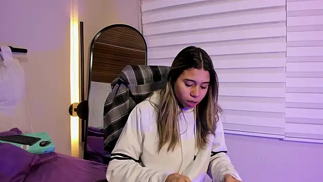 Rachell criss online show from 10/03/25, 05:09