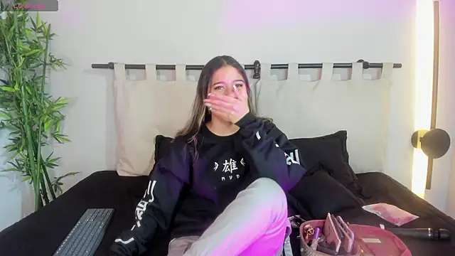 Rachell criss online show from 03/10/26, 04:05