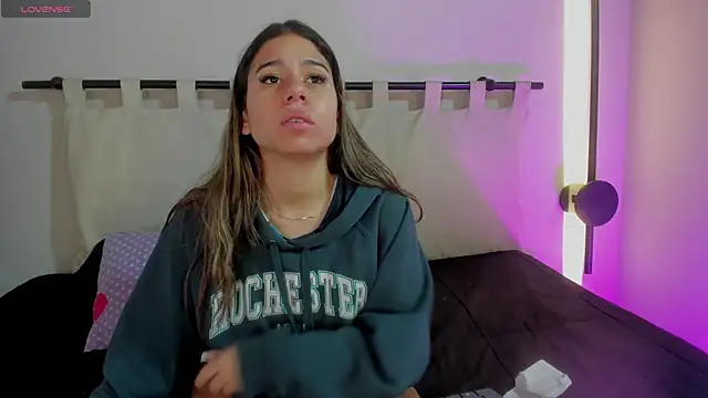 Rachell criss online show from 03/11/26, 04:17