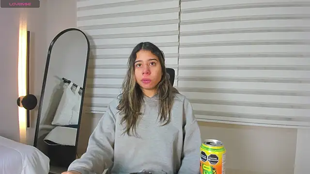 Snapshot of Rachell_criss chatting on 01/17/26, 03:54 Rachell criss online show from 01/17/26, 03:54