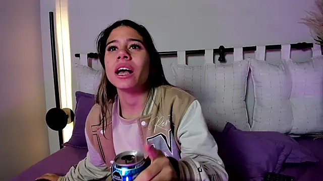 Rachell criss online show from 03/25/26, 04:34