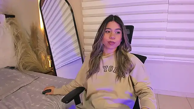 Rachell criss online show from 11/13/25, 03:43