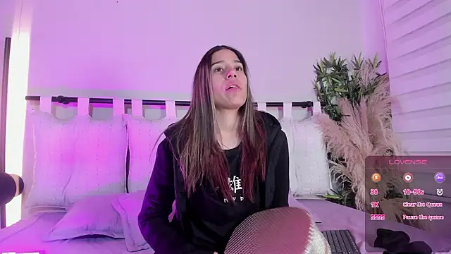 Snapshot of Rachell_criss chatting on 02/03/26, 04:21 Rachell criss online show from 02/03/26, 04:21