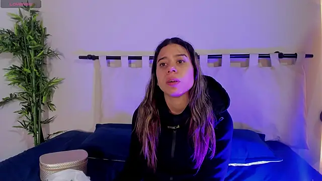 Snapshot of Rachell_criss chatting on 02/13/26, 04:12 Rachell criss online show from 02/13/26, 04:12