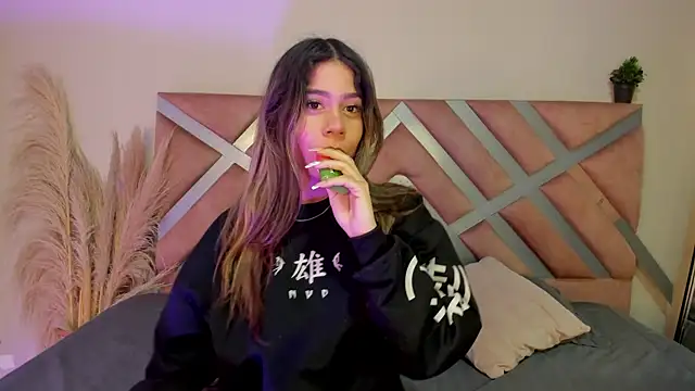 Rachell criss online show from 04/01/26, 04:14