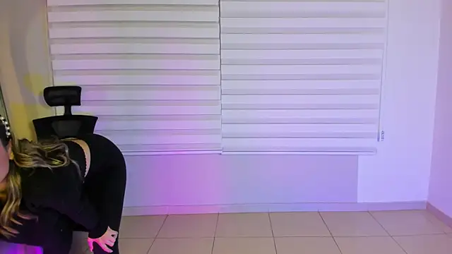 Rachell criss online show from 09/30/25, 04:18