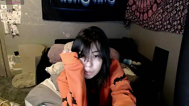 London Ray online show from 10/19/25, 05:43