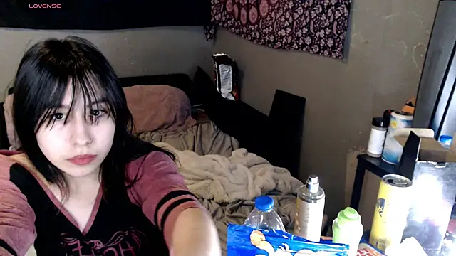 London Ray online show from 12/04/25, 08:13