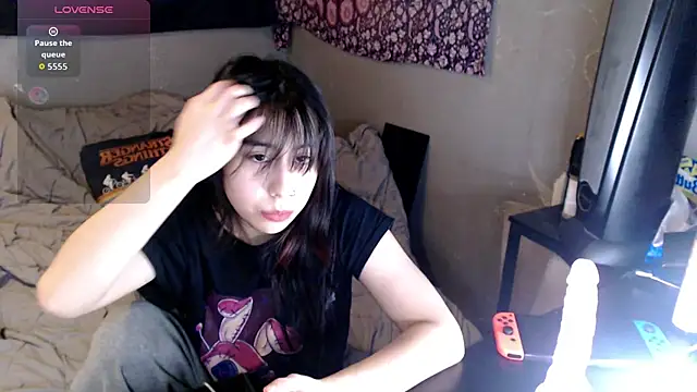 London Ray online show from 12/18/25, 05:01