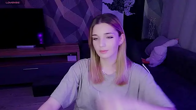 Sandy Belle online show from 10/25/25, 01:45