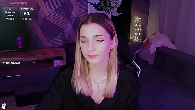 Sandy Belle online show from 11/26/25, 05:24