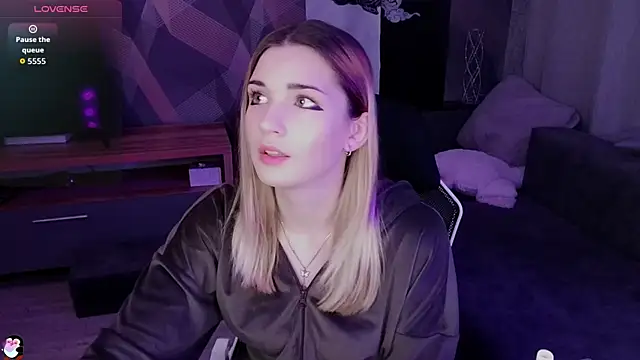 Sandy Belle online show from 11/13/25, 07:40