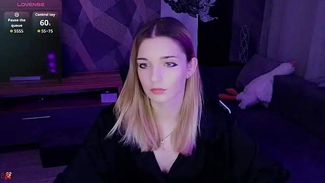 Sandy Belle online show from 11/11/25, 08:14