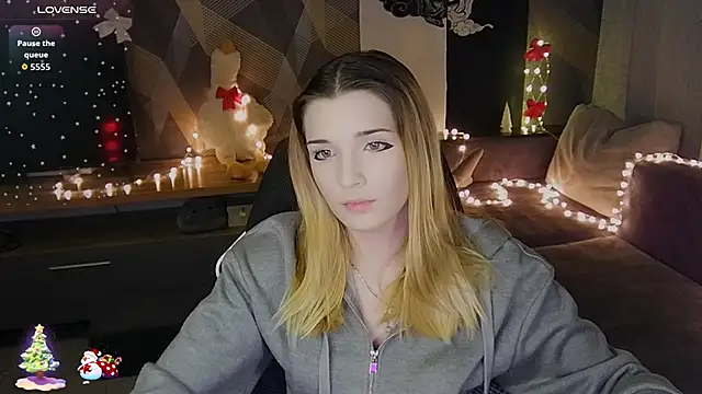 Sandy Belle online show from 12/15/25, 07:31