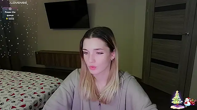 Sandy Belle online show from 12/18/25, 05:39