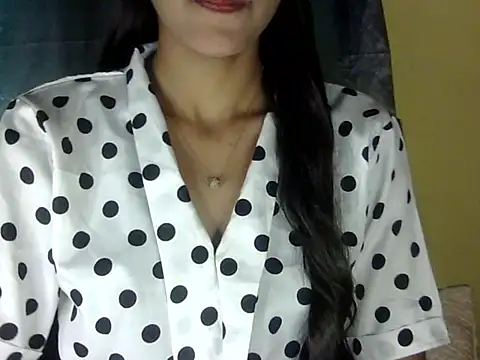 zara Khan0 online show from 10/12/25, 02:13