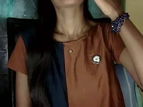 zara Khan0 online show from 12/17/25, 04:39