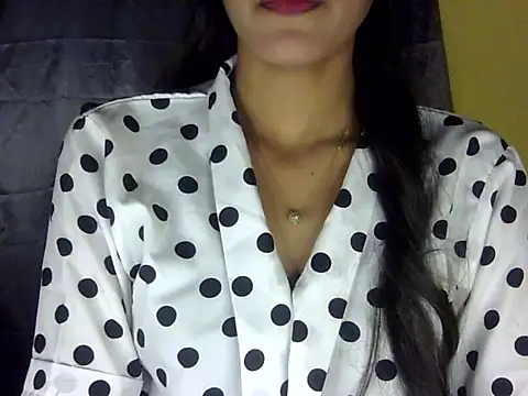 zara Khan0 online show from 10/03/25, 02:18