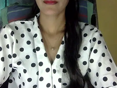 zara Khan0 online show from 10/17/25, 03:32