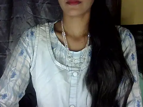 zara Khan0 online show from 11/17/25, 04:55